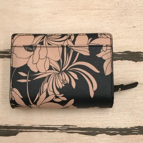 Kate Spade Laurel Way gardenia Wallet - Picture 2 of 11